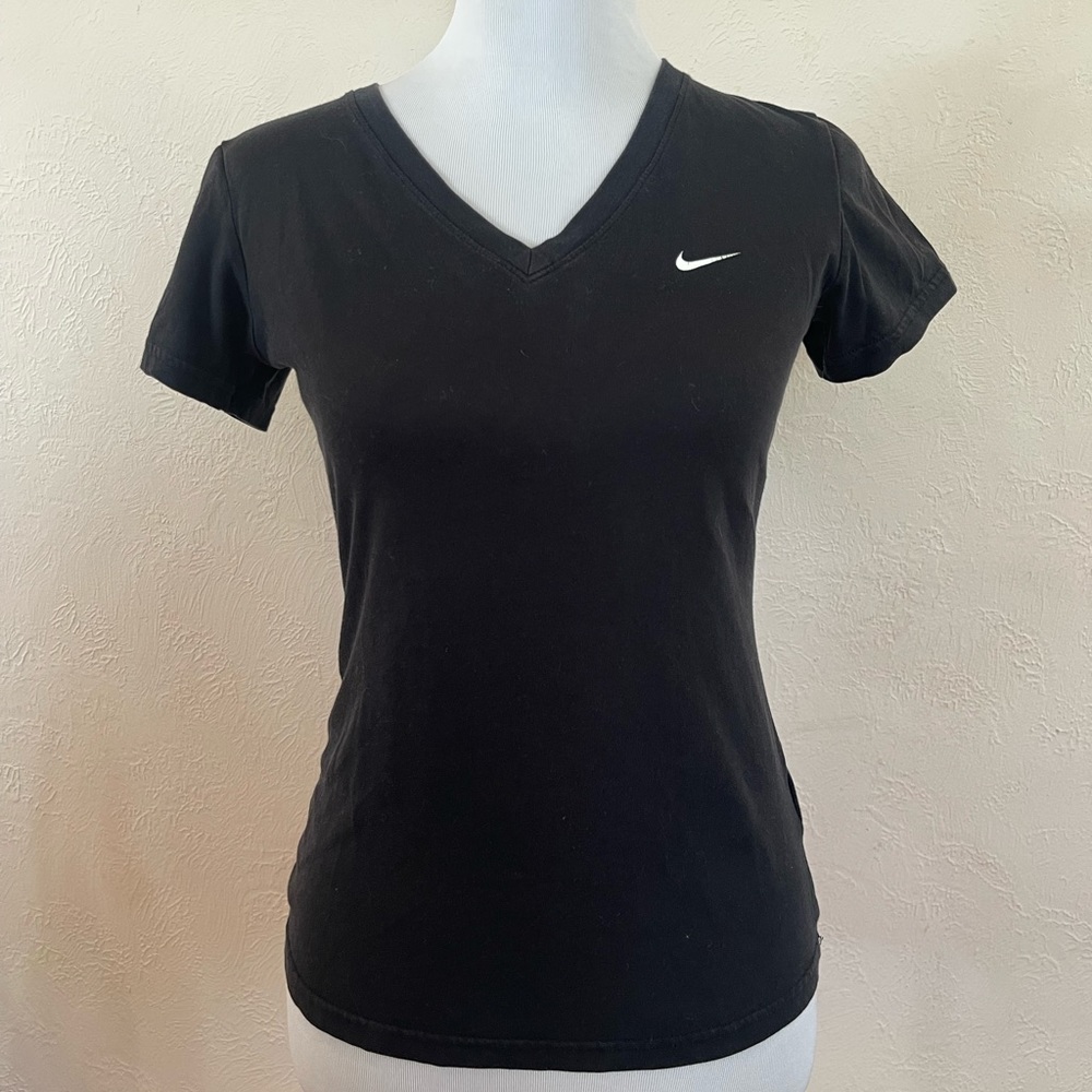 Nike slim fit v-neck drift workout shirt